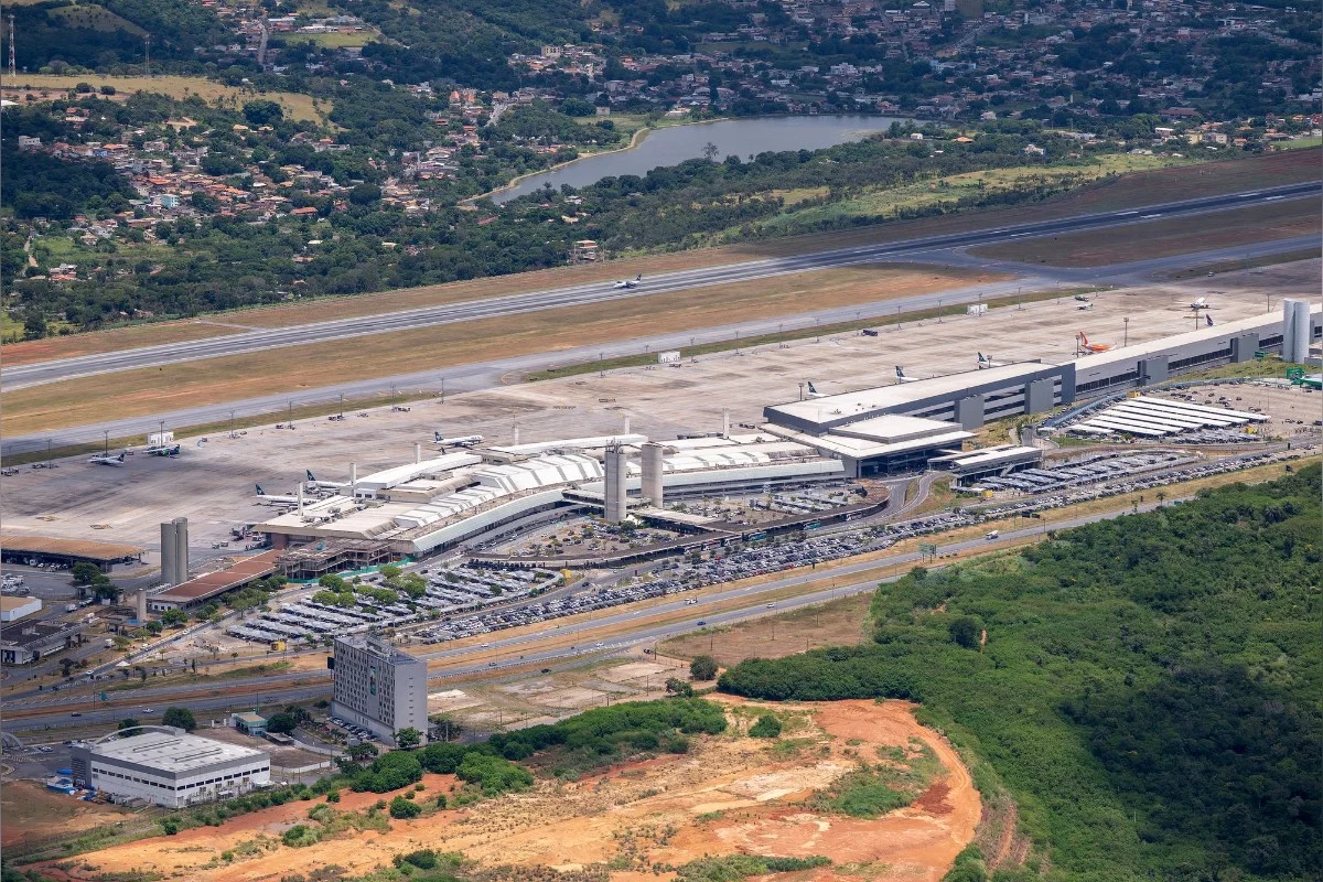 Suspeita de ameaça de bomba cancela voo de BH a SP e assusta passageiros