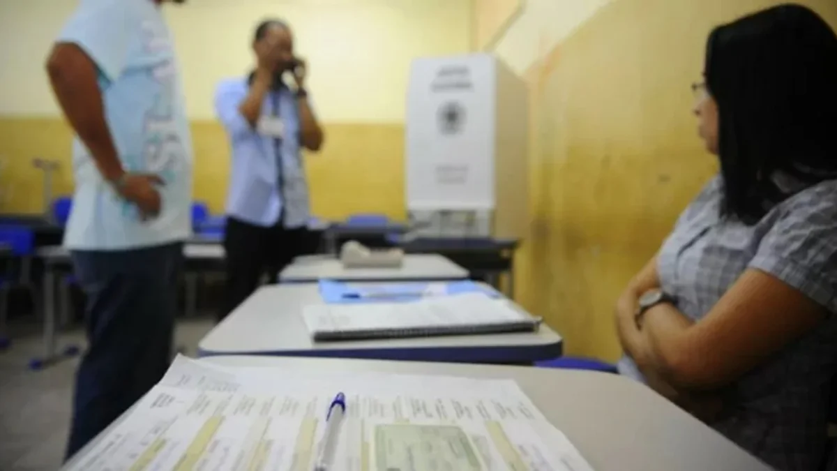 Mesários que faltaram ou abandonaram trabalho na eleição devem justificar