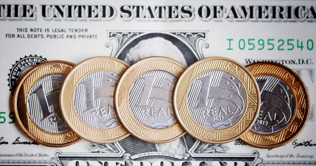 Bolsa tem 'circuit breaker' no início do pregão, dólar dispara a R$ 5,60 e Tesouro cancela leilões