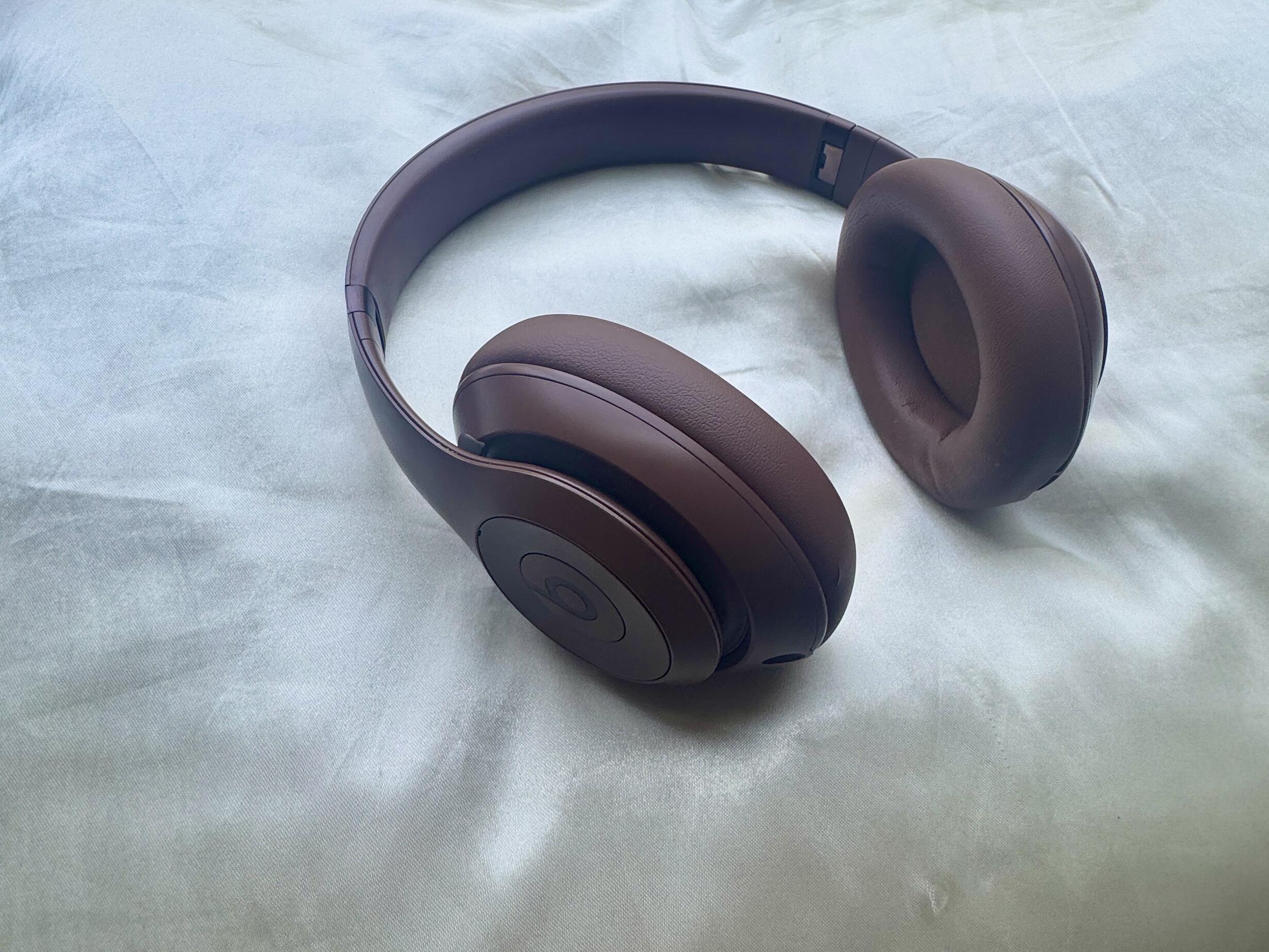 Abandonei meus AirPods para os Beats Studio Pro, e eles estão em promoção agora por apenas US$ 150