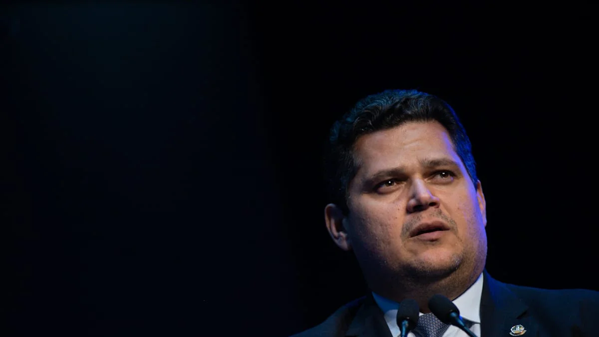 Alcolumbre cria regra para dar escolta a ex-presidentes do Senado