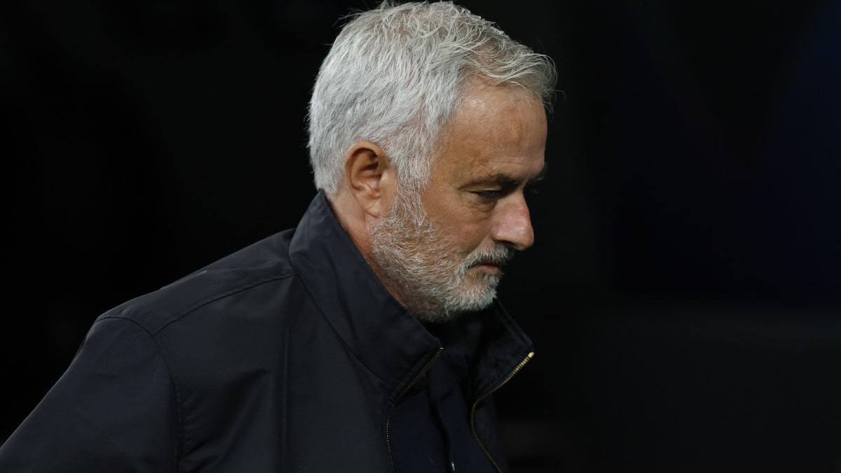 Mourinho promete títulos no Real Madrid e rebate provocação antes de clássico com Barcelona
