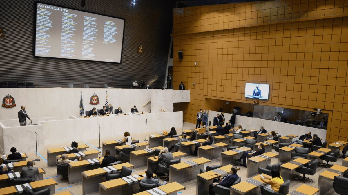 Deputados evangélicos não se reelegem, e bancada perde força na Alesp