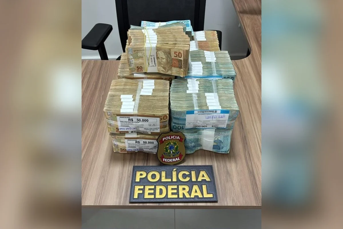 Trio é preso perto de agência bancária após sacar R$ 750 mil
